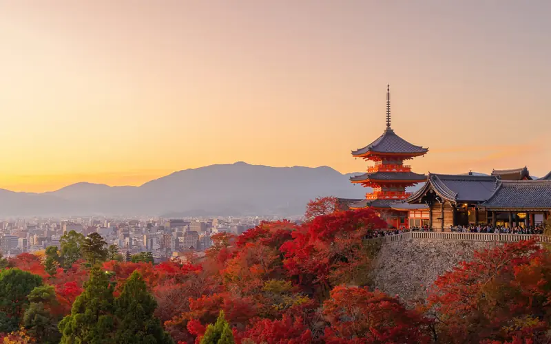 Shirakawa-go Gassho-zukuri village in autumn — Wanvela Japan itinerary