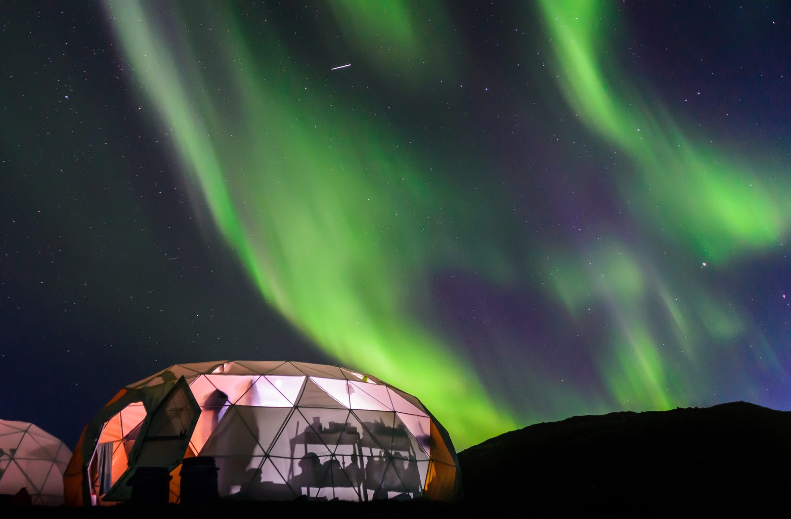 กระท่อมกระจก Aurora Cabin ใต้แสงเหนือ — Northern Lights Ranch, Levi — Wanvela